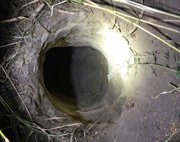 Migrantski tunel ispod ograde na granici sa Srbijom
