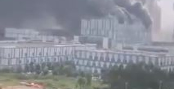Veliki požar izbio u laboratoriji Huaveja u Kini (VIDEO)