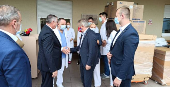 SNSD u akciji spasavanja rejtinga Mićića u Semberiji