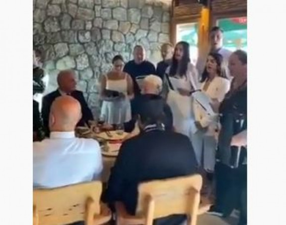 Pogledajte kako slave pobjednici izbora u Crnoj Gori