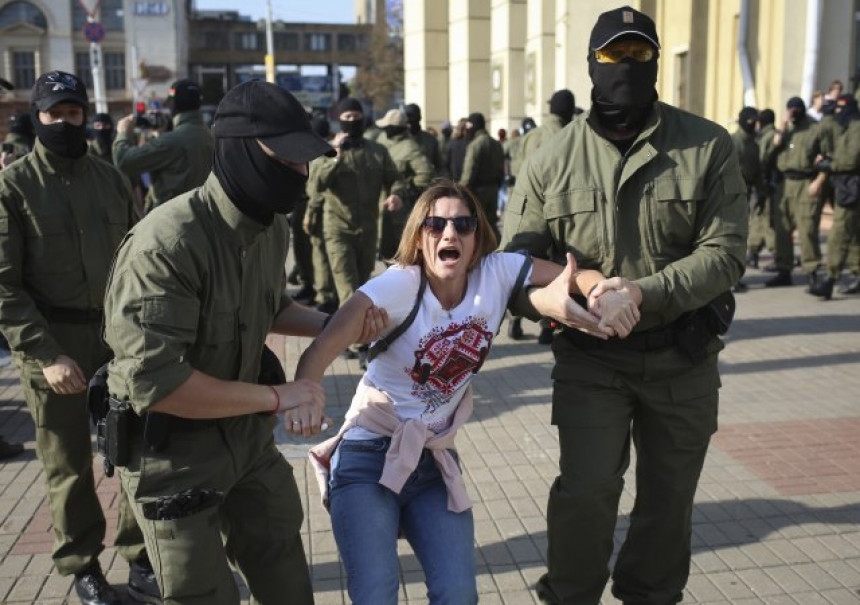 Haos zbog "ženskog marša", veliki broj uhapšenih