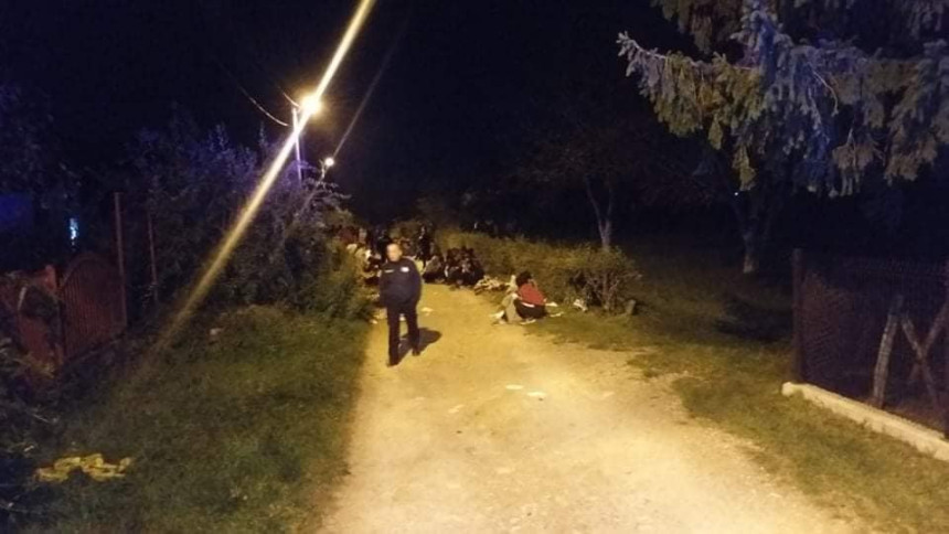 Bihać: Dvoje mrtvih, 18 povrijeđenih u sukobu migranata