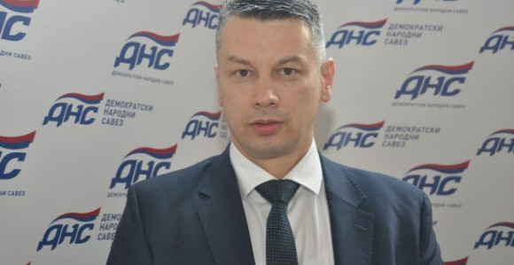 Nešić prozvao institucije u BiH da reaguju povodom sukoba migranata u Bihaću