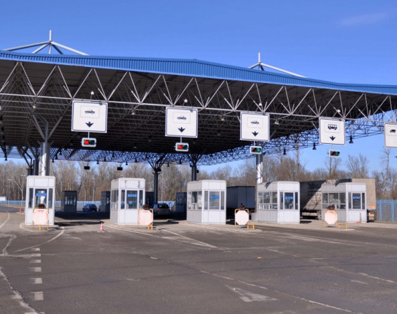 Zaustavljeni na Rači: Kinezi falsifikovali PCR test
