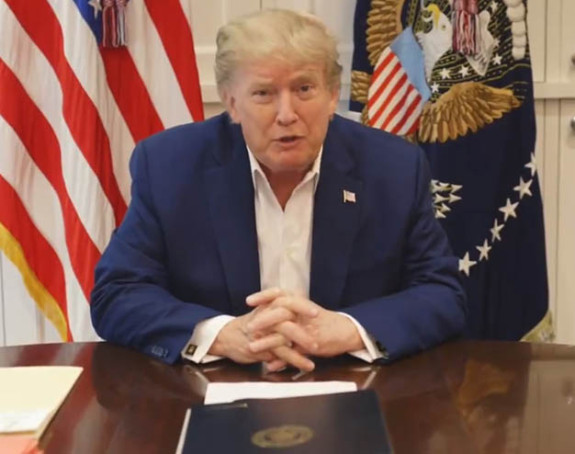 Donald Tramp dobro, ali ostaje u bolnici