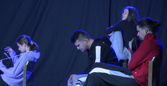 Doboj: Pozorišna predstava „Hoćemo l’ više?“