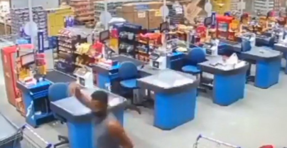 Police se srušile kao kula od karata, ima žrtava (VIDEO)