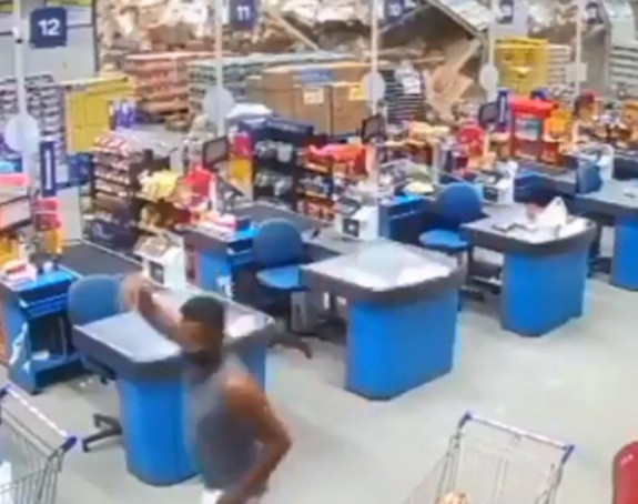 Police se srušile kao kula od karata, ima žrtava (VIDEO)