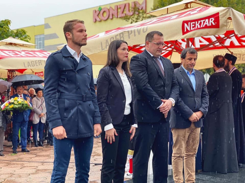 Poslanici odali poštu poginulim borcima Broda