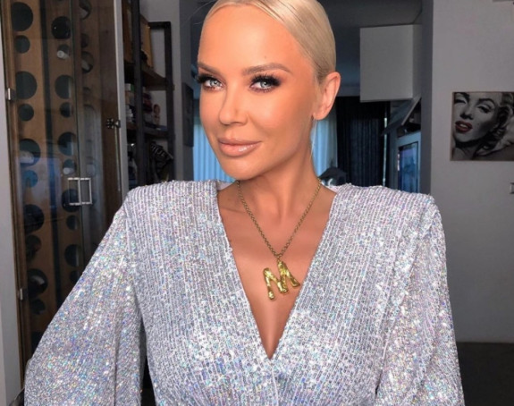 Hrvatska pevačica postaje majka u 41. godini!