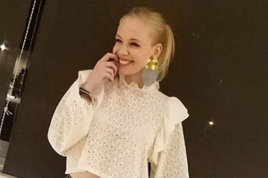 Jelena Rozga nema dečka a zbog korone se ne ljubi i ne grli!