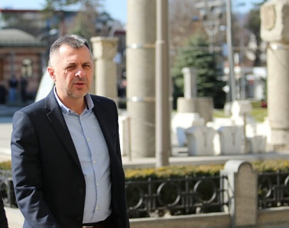 Radojičić nastavlja pritisak na birače i traži glasove!?