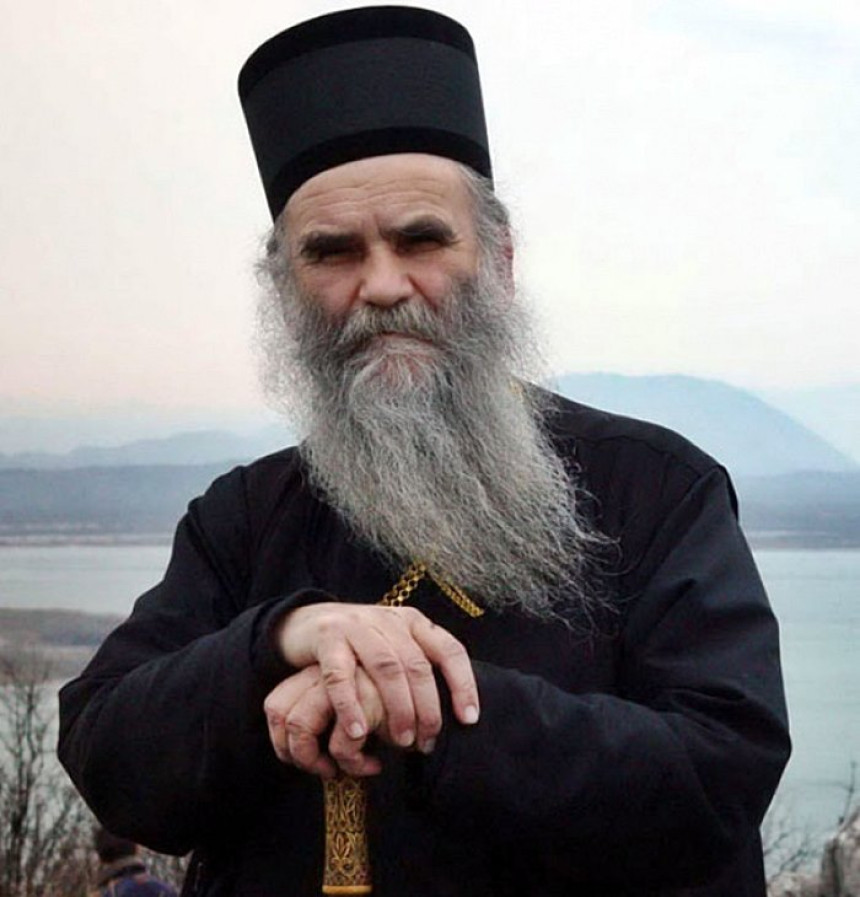 Amfilohije stabilan, osjeća se dobro