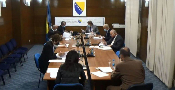Pljušte kazne: Evo koga je kaznio CIK