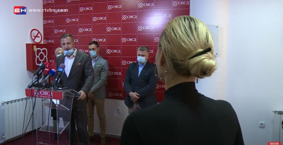 Iz SNSD nemaju odgovor na pitanja novinarke Kusmuk