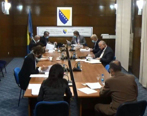 Pljušte kazne: Evo koga je kaznio CIK