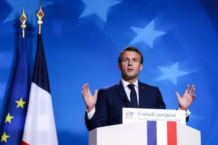 Oglasio se Makron: Teroristi neće dijeliti Francusku