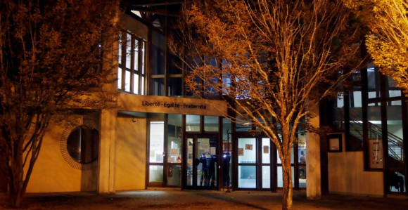 Demonstracije u Francuskoj kao počast nastavniku