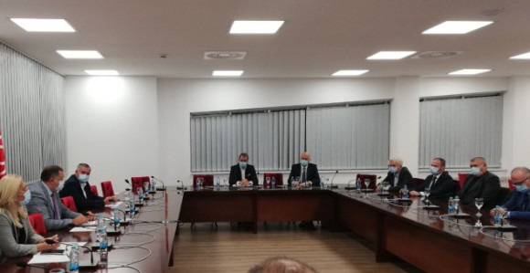 Nešić održao riječ: Sastanak vladajuće koalicije bez DNS-a
