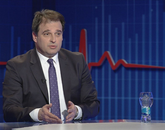 "Sve što Mićo Mićić nije, Petrović jeste i obrnuto"
