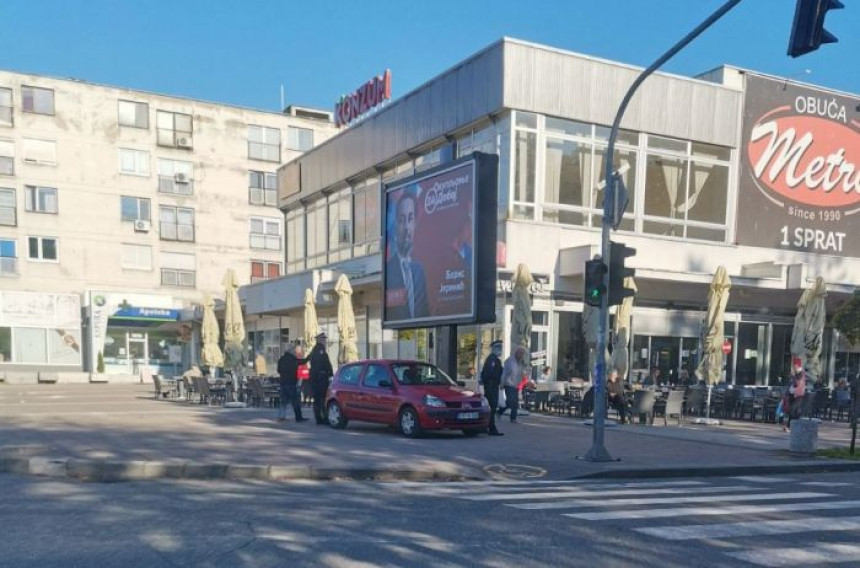 Uništio bilbord sa slikom Dodika i Jerinića (VIDEO)