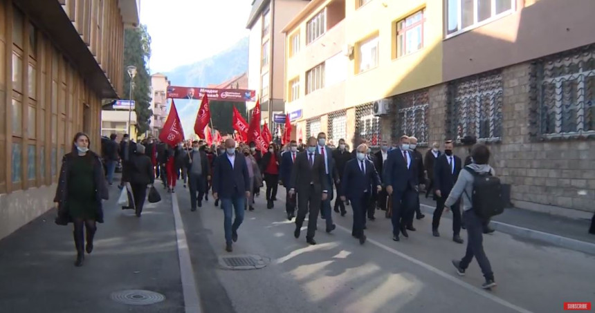 "Само ви ходајте, ми хљеба нема да једемо" (ВИДЕО)