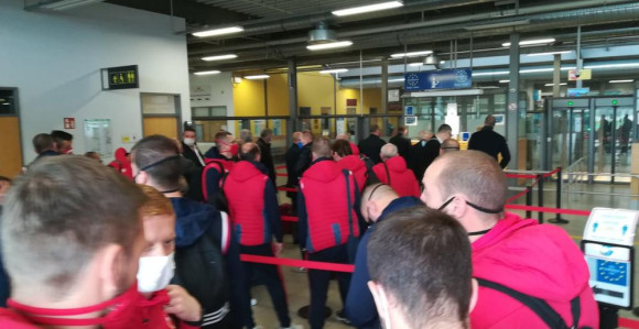 Crveno-bijela ekipa sletjela na aerodrom u Karlsrueu