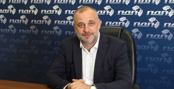 Radojičić objavio da obustavlja kampanju, pa otišao na skup
