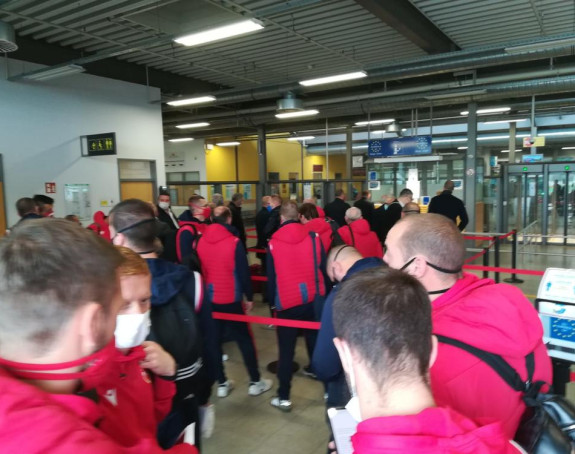 Црвено-бијела екипа слетјела на аеродром у Карлсруеу