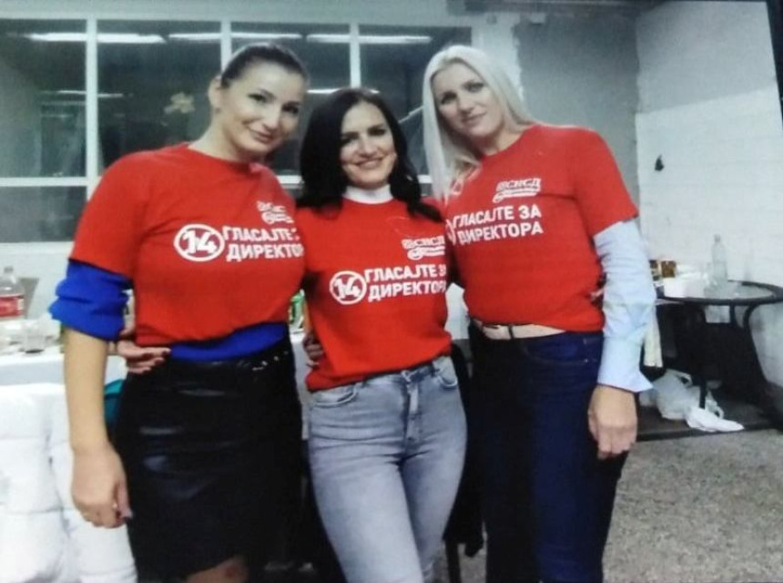 Модерно школство: Наставнице са мајицама СНСД-а