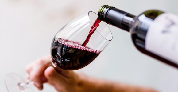 Naručili jeftino vino, a greškom dobili najskuplje od 2.000 dolara!