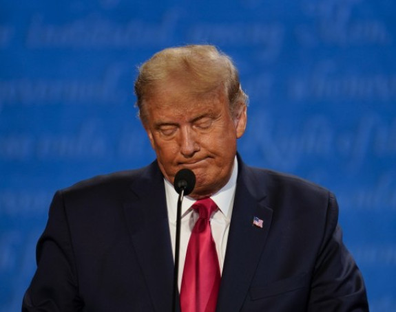 "Džo zovu te korumpiranim političarom"; "Đubre..."