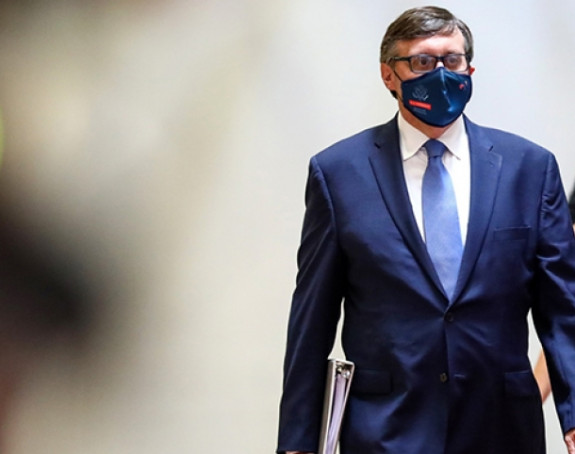 Tražiti od političara da se bore protiv korupcije je besmisleno