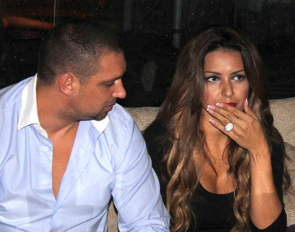 Dušan varao Tanju sa njenom koleginicom, našla mu prepiske!