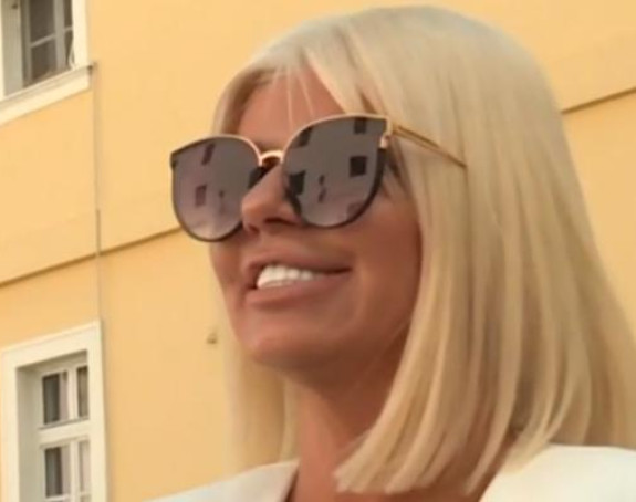 Hrvati udarili na Daru Bubamaru zbog silikonskih grudi!?