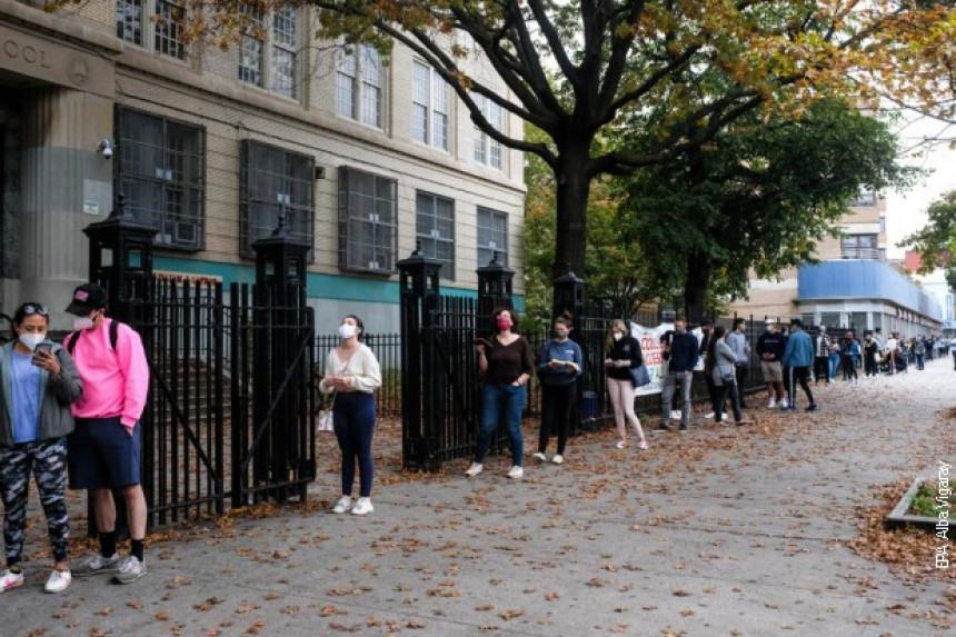 Njujorčani požurili na glasanje, redovi širom grada