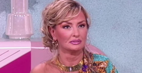 Sneki srećna sa muškarcem koji nije iz javnog života!