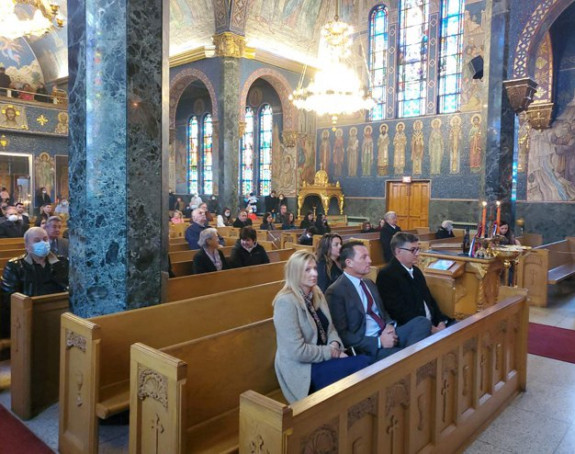 Grenel na liturgiji u hramu Svetog Save u Milvokiju
