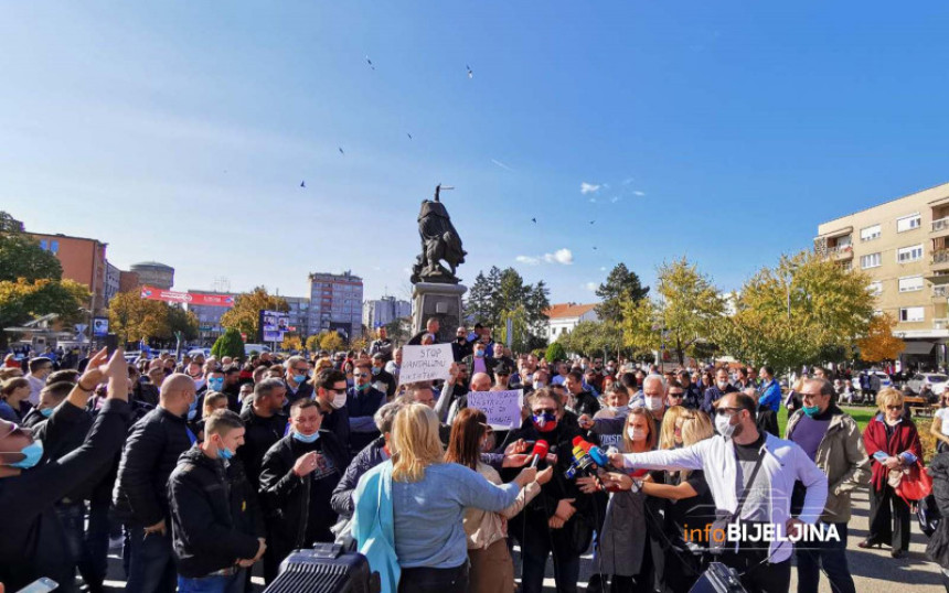 Bijeljina: Održan protest ugostitelja i muzičara