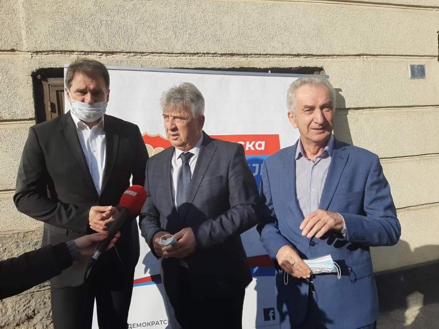 Karadžić pokazao kako se na pravi način vodi opština