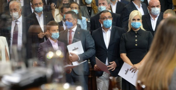 Od večeras Srbija ima novu Vladu