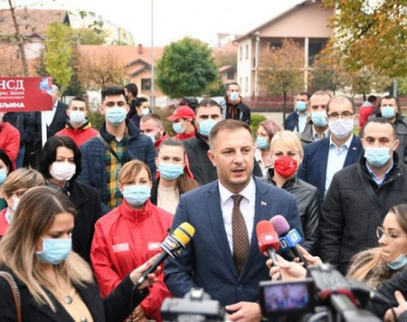 SNSD Bijeljina i danas u kampanji, mole za Mićića?!