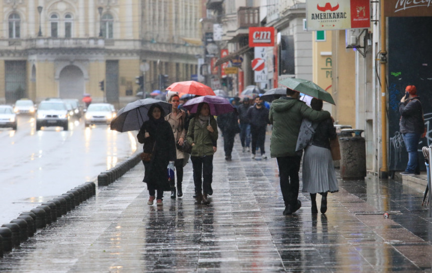 Danas pretežno oblačno, poslije podne slaba kiša