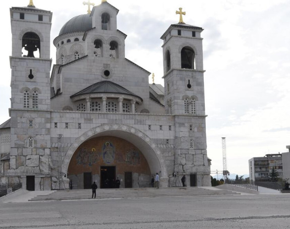 Sahrana Amfilohija u nedjelju, Irinej služi liturgiju
