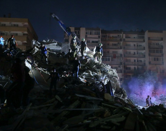 У Турској погинуло 14 особа, повријеђено 600