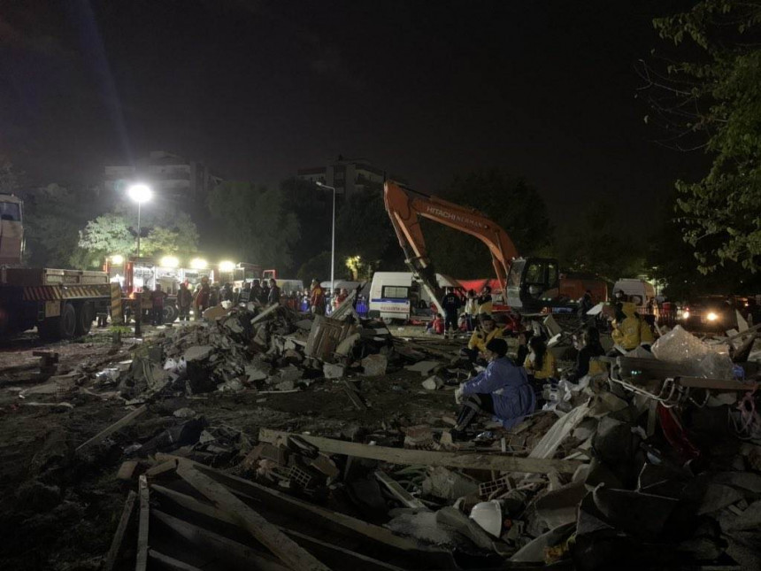 Razoran zemljotres, povrijeđeno preko 700 osoba (FOTO)