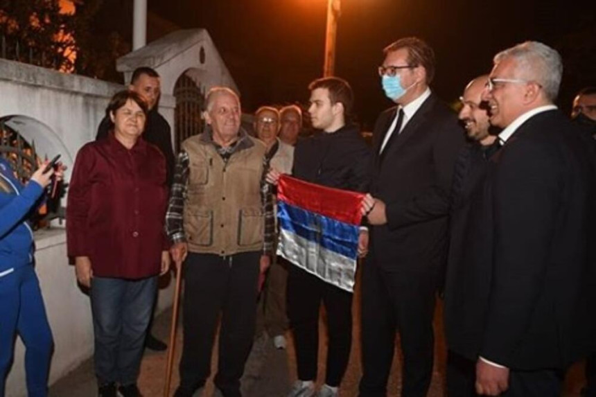 Vučić u Podgorici sa liderima Demokratskog fronta