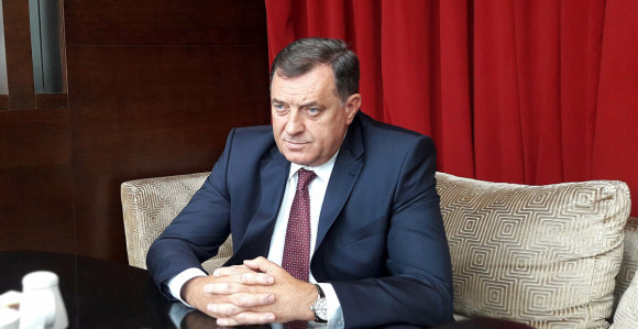 Krivična prijava za lažno predstavljanje i kršenje Ustava