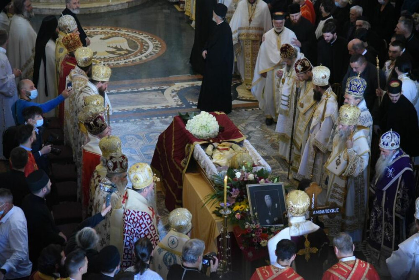 Počela sahrana Njegovog visokopreosveštenstva mitropolita Amfilohija