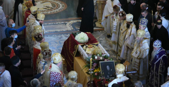Počela sahrana Njegovog visokopreosveštenstva mitropolita Amfilohija